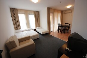 Menada Ravda Apartments