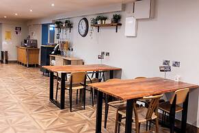 Abbey Court Hostel