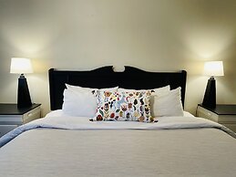 The Piccadilly Motel