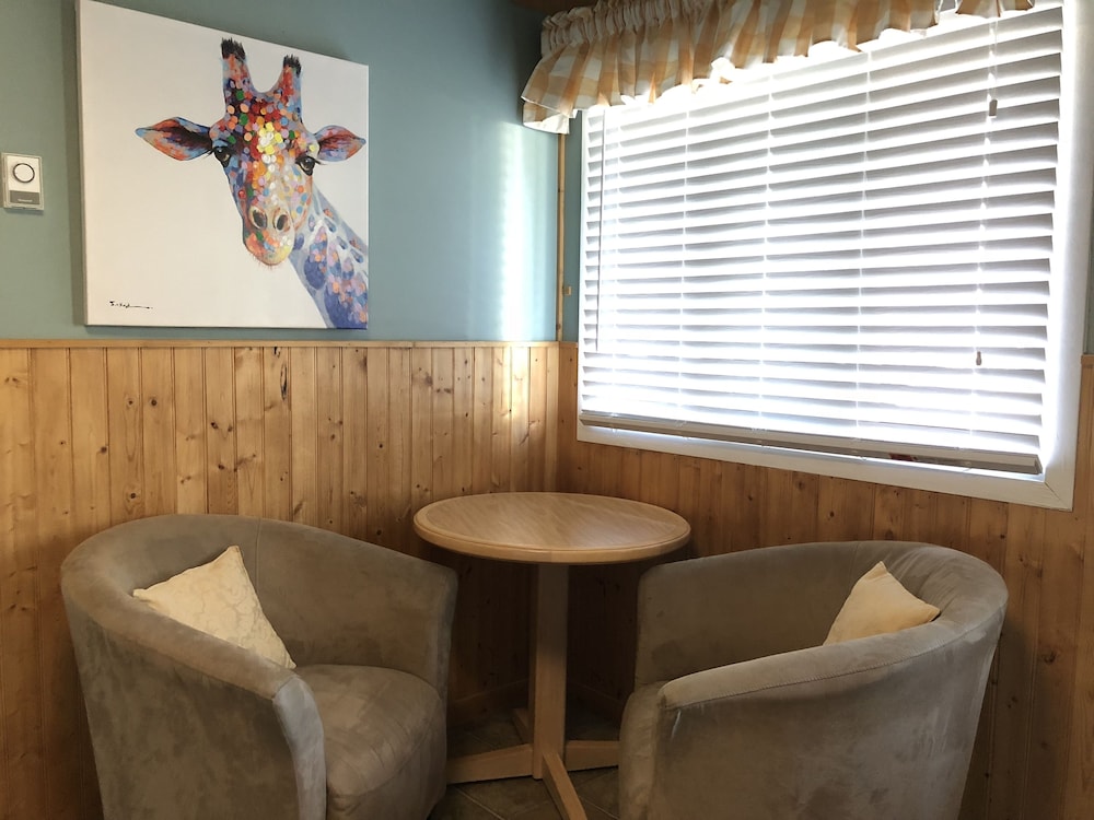 The Piccadilly Motel