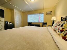 The Piccadilly Motel