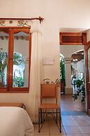 Los Pilares Hotel