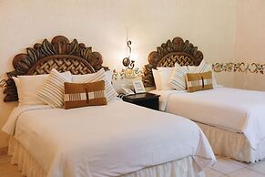 Los Pilares Hotel