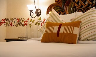 Los Pilares Hotel