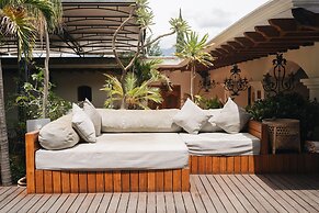Los Pilares Hotel