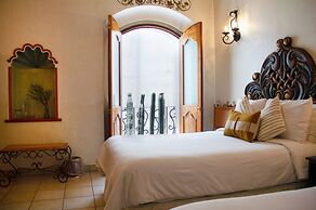 Los Pilares Hotel