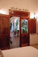 Los Pilares Hotel