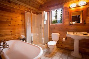 Paradise Lodge & Bungalows