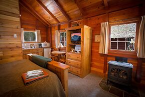 Paradise Lodge & Bungalows