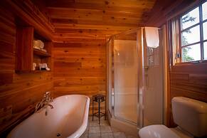 Paradise Lodge & Bungalows