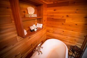 Paradise Lodge & Bungalows
