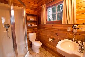 Paradise Lodge & Bungalows