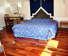 Highfive Hotel