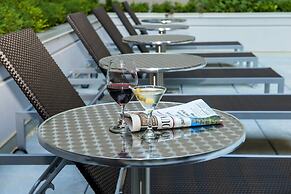 Hotel Blu Vancouver