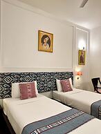 Hotel Atulyaa Taj