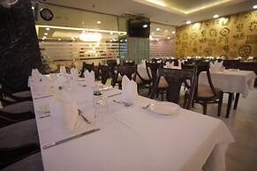 Hotel Atulyaa Taj