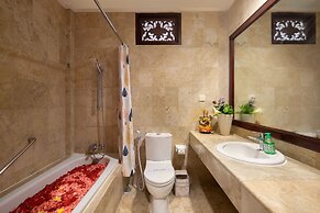 Royal Hotel and Villa Bali