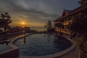 Sea Rock Resort
