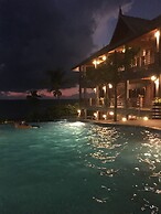 Sea Rock Resort