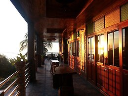 Sea Rock Resort