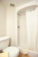 Residence & Conference Centre - Barrie