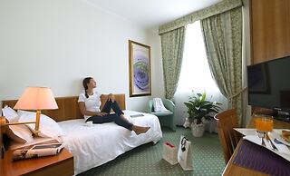 Castagna Palace Hotel & Restaurant