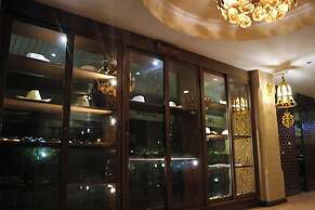 Aiyaree Place Hotel