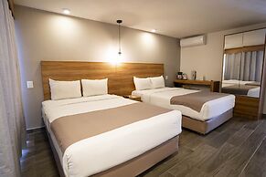 La Posada Hotel & Suites