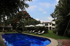 Casa Bugambilia
