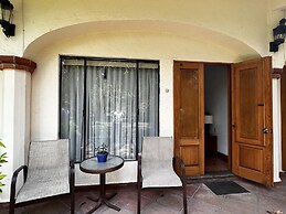 Casa Bugambilia