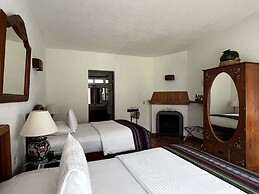 Casa Bugambilia