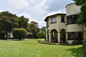 Casa Bugambilia