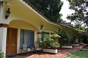 Casa Bugambilia