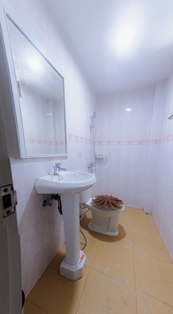 Silla Patong Boutique – Beach Walk Access