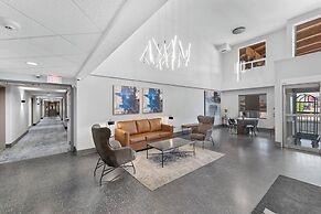 Home Inn and Suites Lloydminster