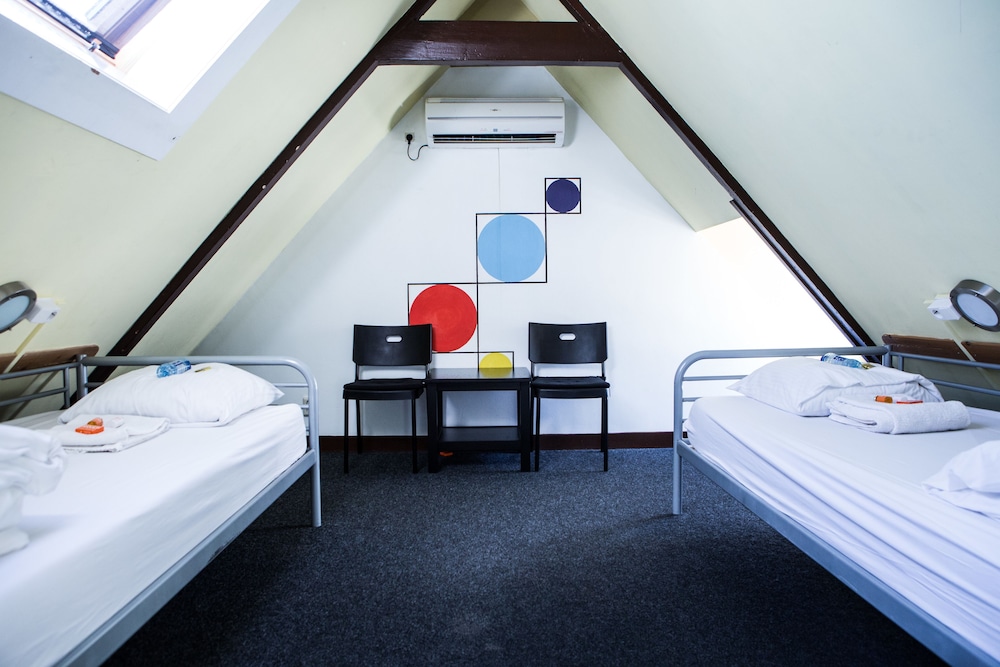 The Flying Pig Uptown Hostel