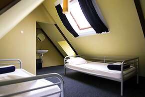 The Flying Pig Uptown Hostel
