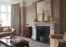 2 Crescent Gardens