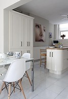2 Crescent Gardens