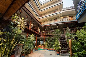 Hotel Peace Plaza