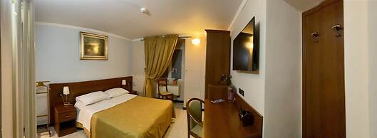 Hotel Actor