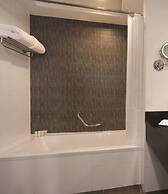 Ramada by Wyndham Abu Dhabi Corniche