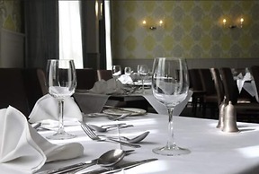 Ommaroo Hotel