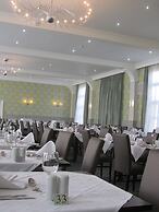 Ommaroo Hotel