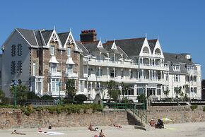 Ommaroo Hotel