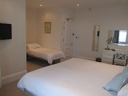 Ommaroo Hotel