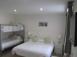 Ommaroo Hotel