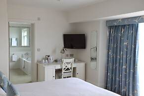 Ommaroo Hotel