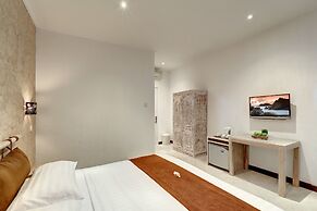 Nipuri Hotel
