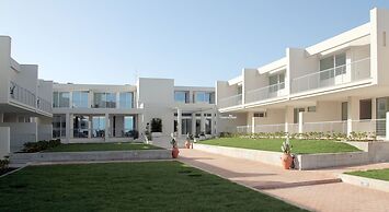 19 Summer Suites